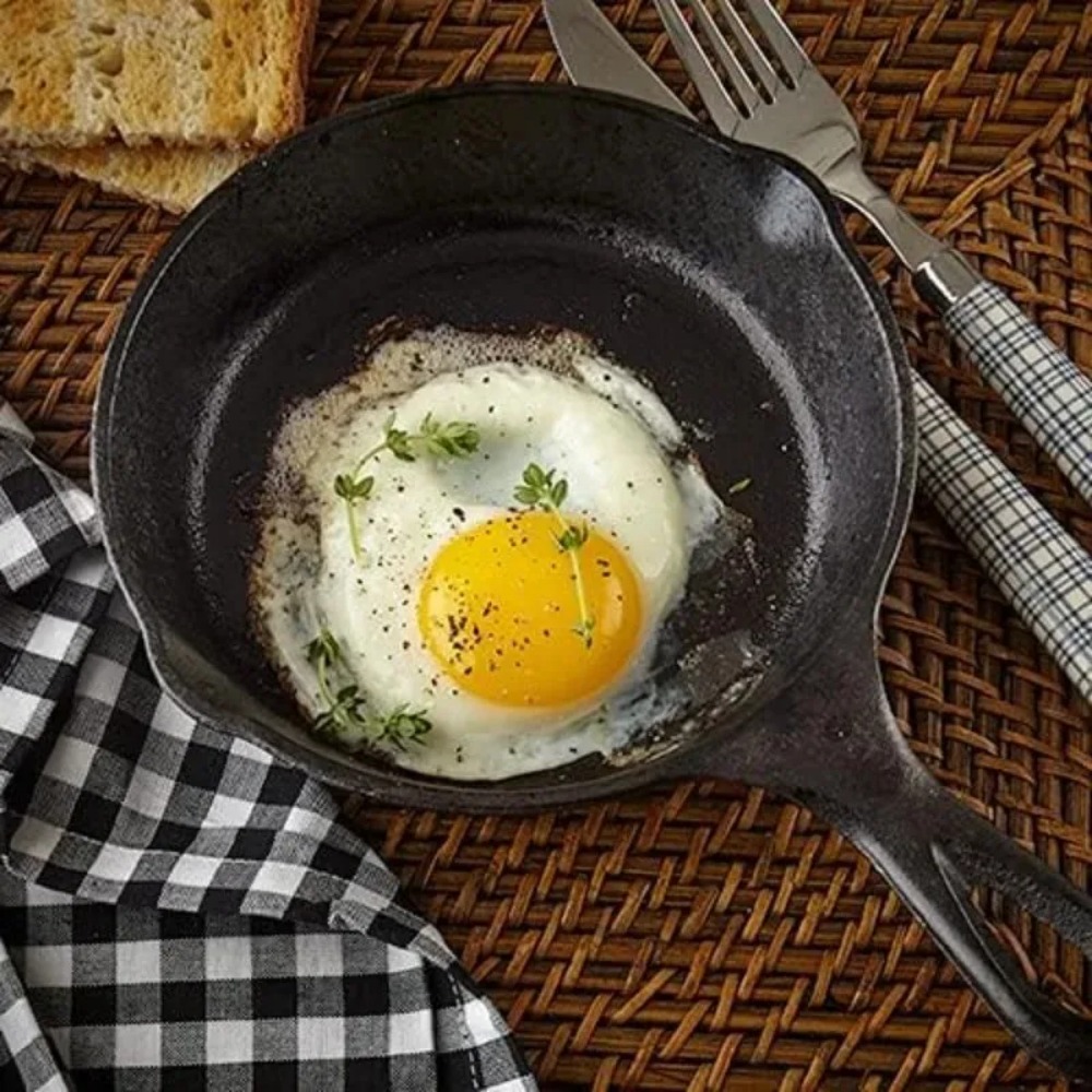 مقلاة من الحديد الزهر مسبقة ال - مراجعة Camping Cooking Cast Iron وسعره