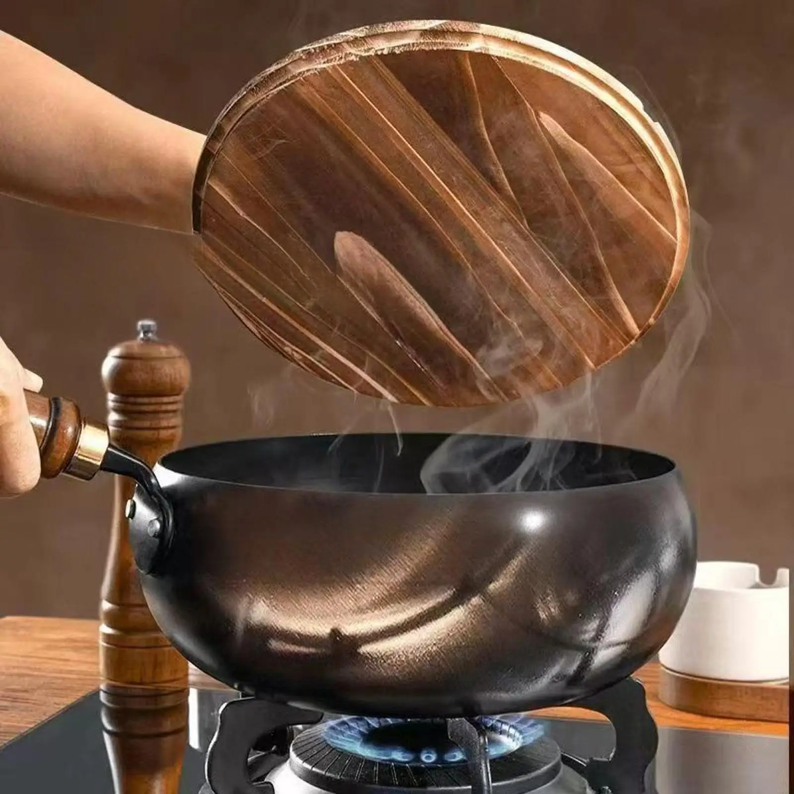 مقلاة ووك غير لاصقة بطلاء خاص  - مراجعة Camping Cooking Cast Iron وسعره